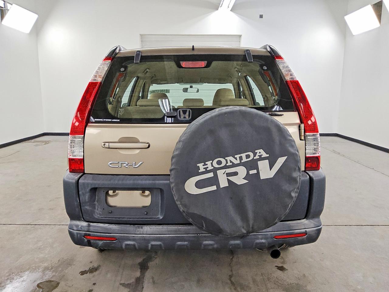 2006 Honda Cr-v Lx Gold vin: JHLRD785X6C002014