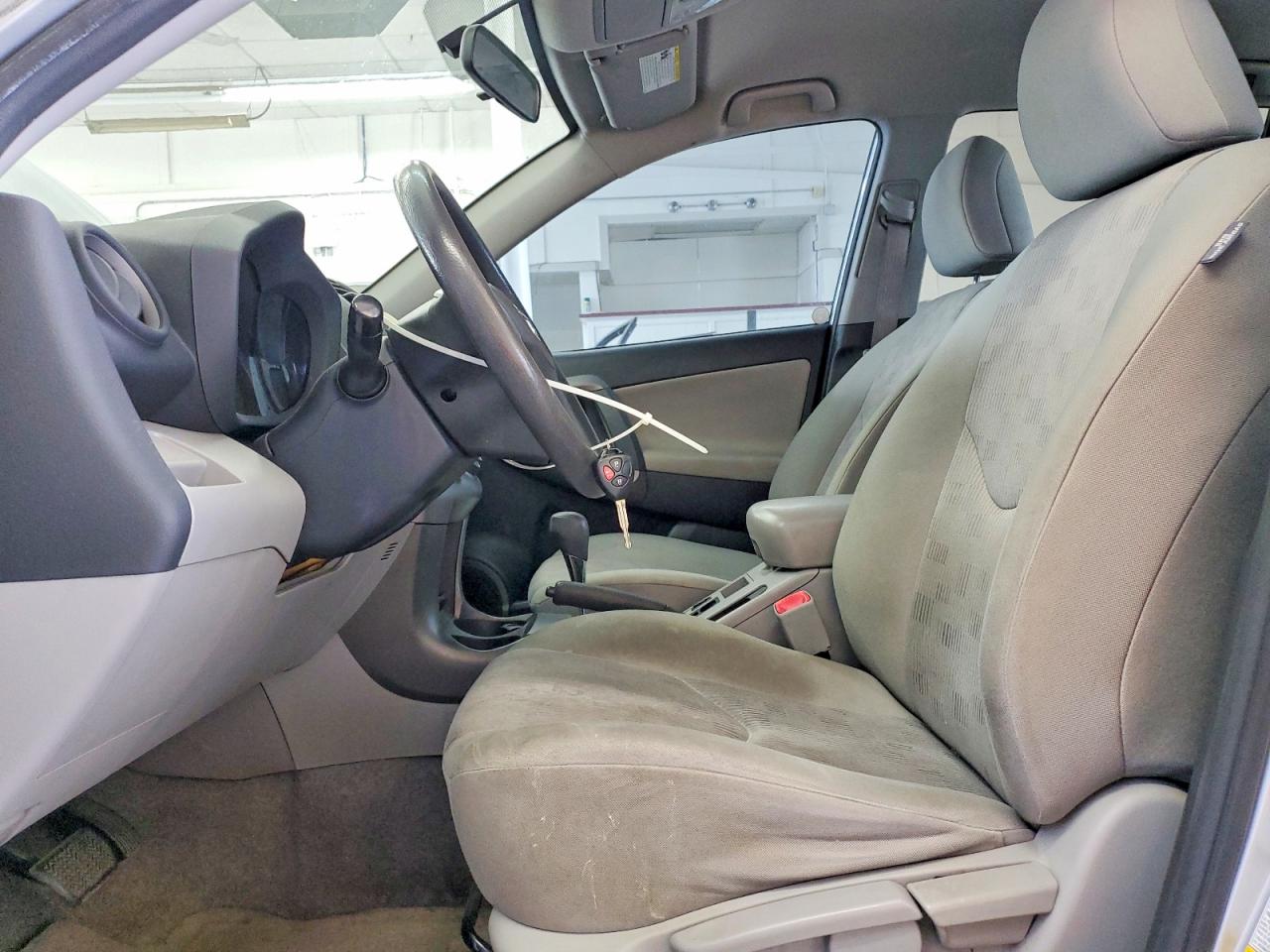 2009 Toyota Rav4 Base Silver vin: JTMBF33V995010042