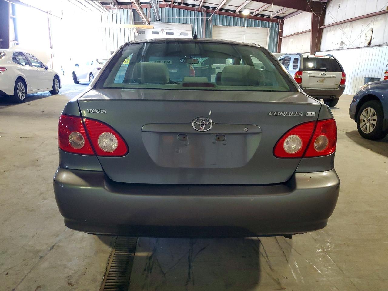 2005 Toyota Corolla Ce Серый vin: 1NXBR32E65Z434248