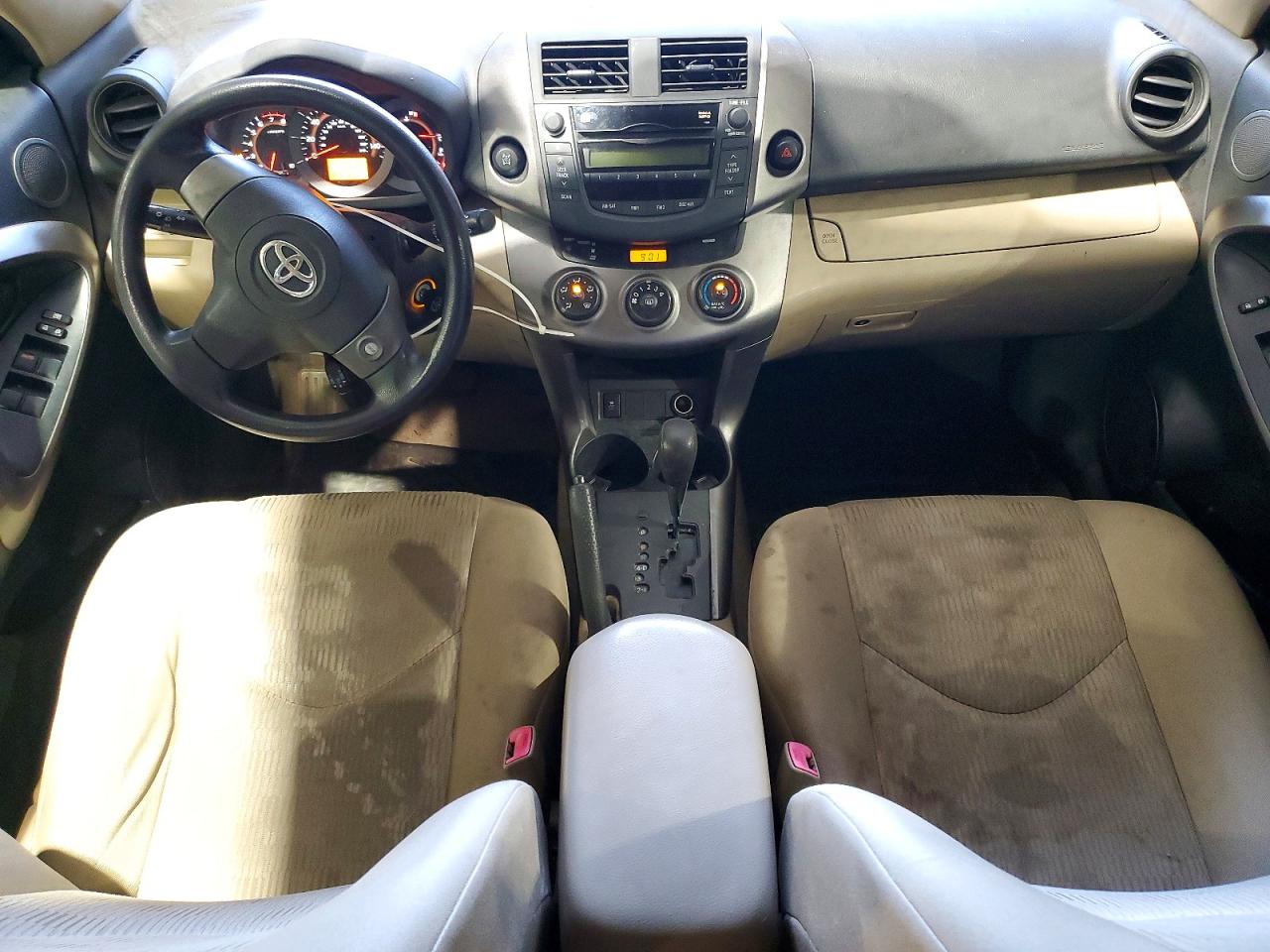 2011 Toyota Rav4 Base White vin: JTMBK4DVXB5099173