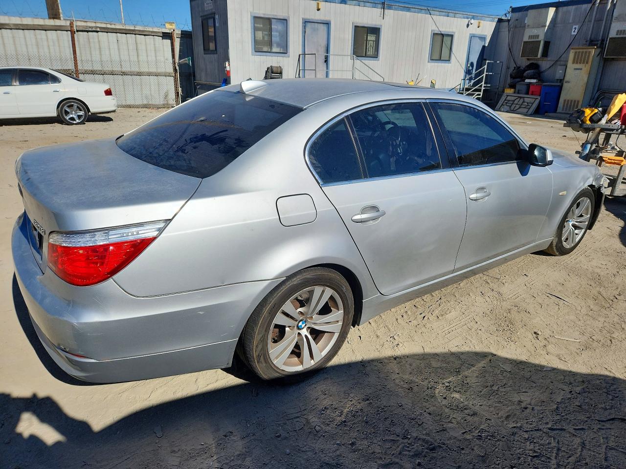 2010 Bmw 528 I Серебряный vin: WBANU5C52AC441723