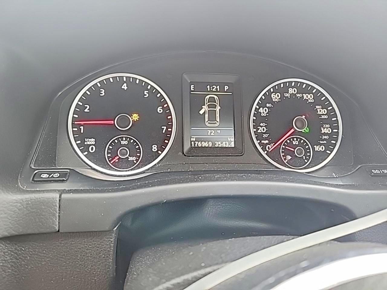 2015 Volkswagen Tiguan S Черный vin: WVGBV7AX0FW507349