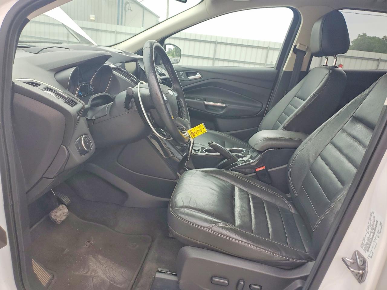 2015 Ford Escape Titanium White vin: 1FMCU0J95FUB04785