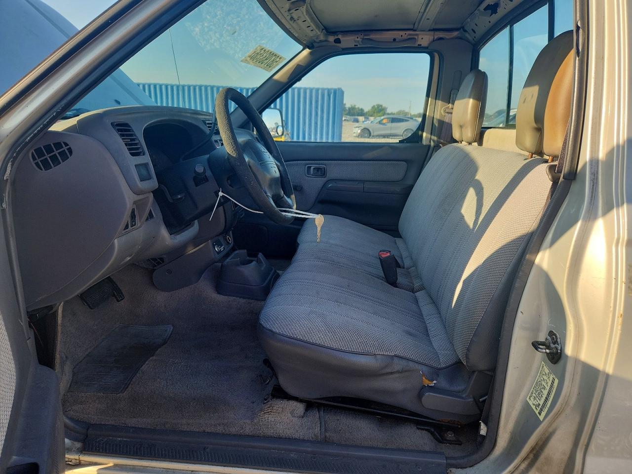 1998 Nissan Frontier Xe Бежевый vin: 1N6DD21S2WC380013