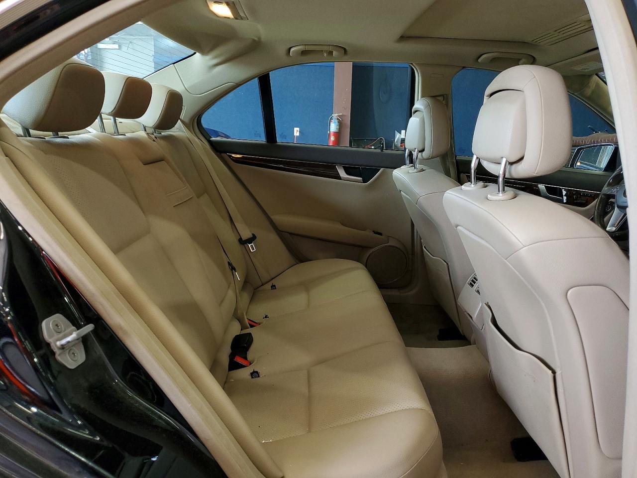 2012 Mercedes-benz C 300 4matic Black vin: WDDGF8BB2CA704943