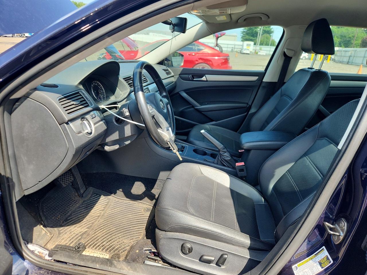 2014 Volkswagen Passat S Синий vin: 1VWAT7A32EC058921