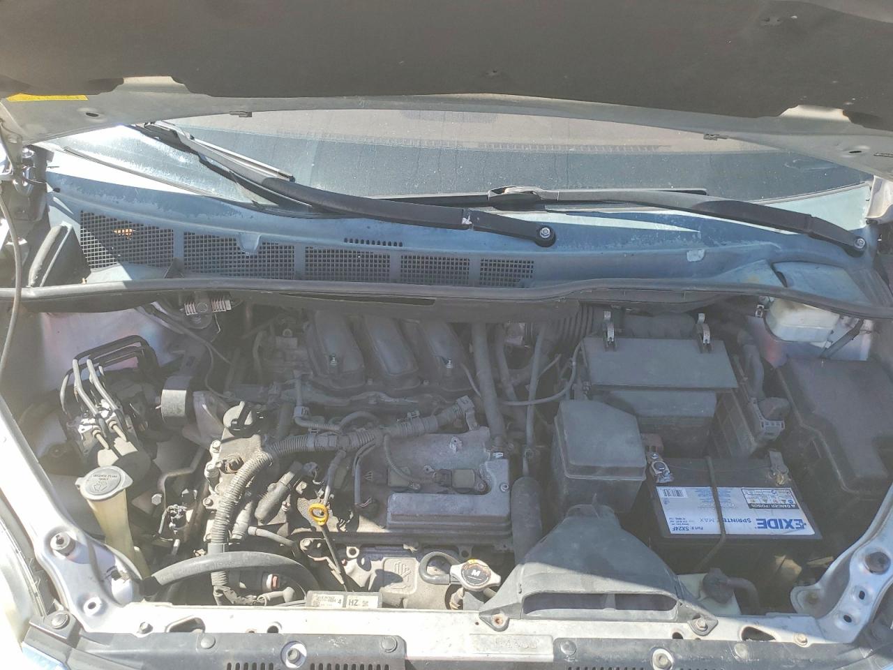 2011 Toyota Sienna Le Серебряный vin: 5TDKK3DC3BS005086