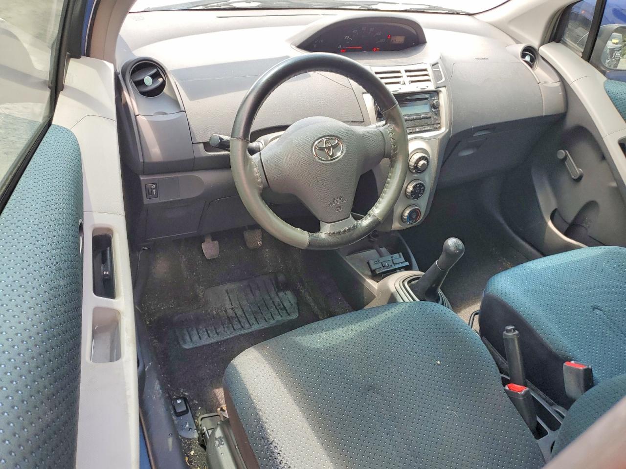 2008 Toyota Yaris Base Синий vin: JTDJT923485177091