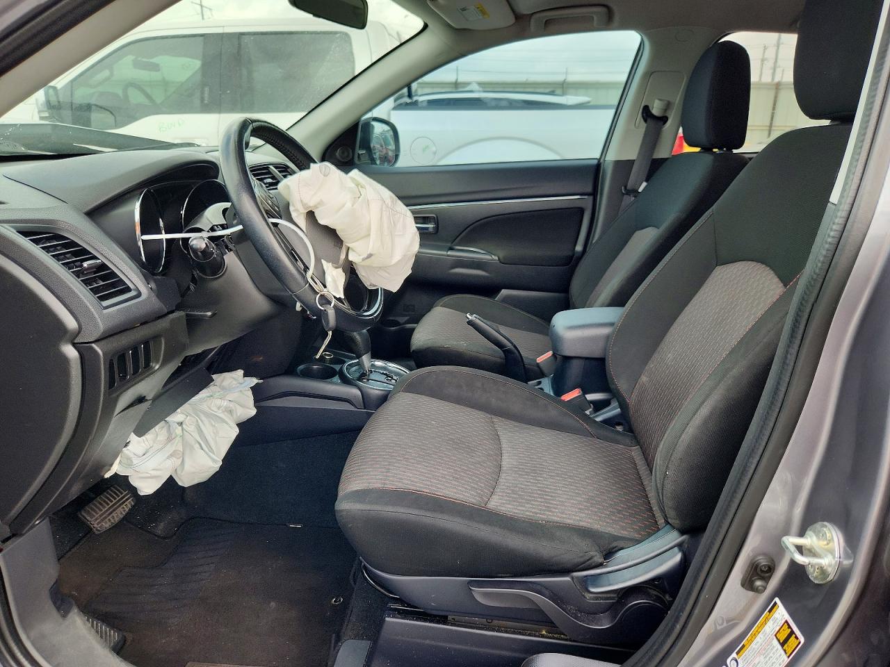 2017 Mitsubishi Outlander Sport Es Silver vin: JA4AP3AU6HZ008561