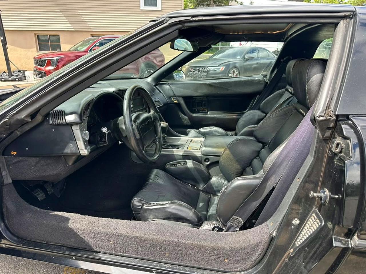 1990 Chevrolet Corvette Black vin: 1G1YY2381L5112976