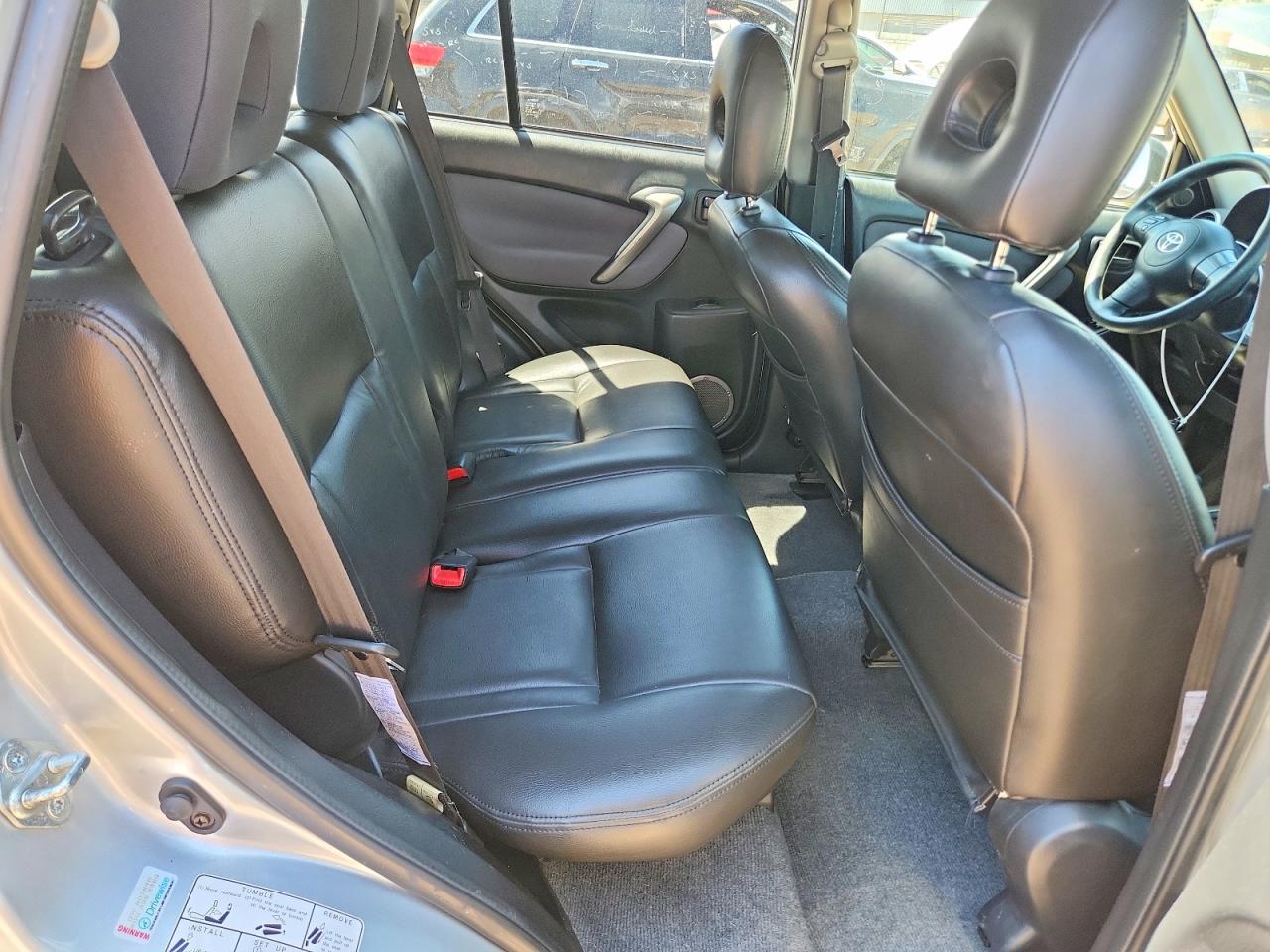 2004 Toyota Rav4 Base Серебряный vin: JTEHD20V140006132