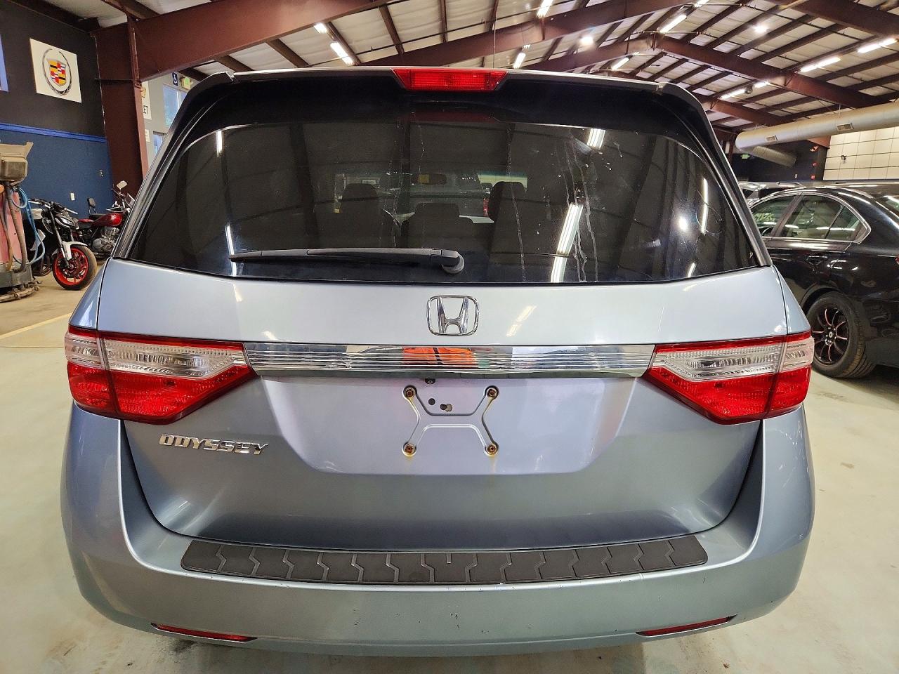 2011 Honda Odyssey Exl Blue vin: 5FNRL5H60BB085513