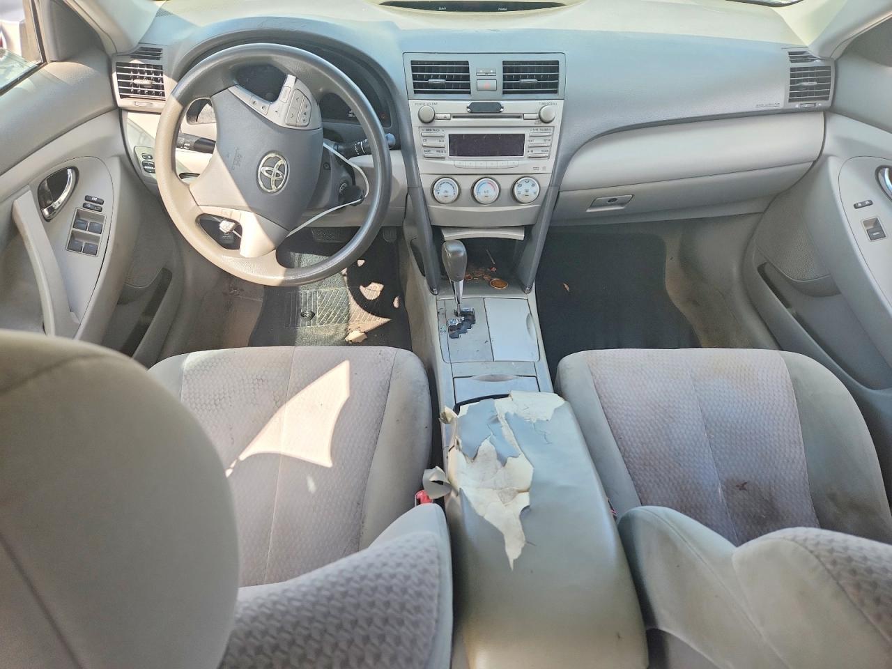 2011 Toyota Camry Le Silver vin: 4T1BF3EK0BU610409