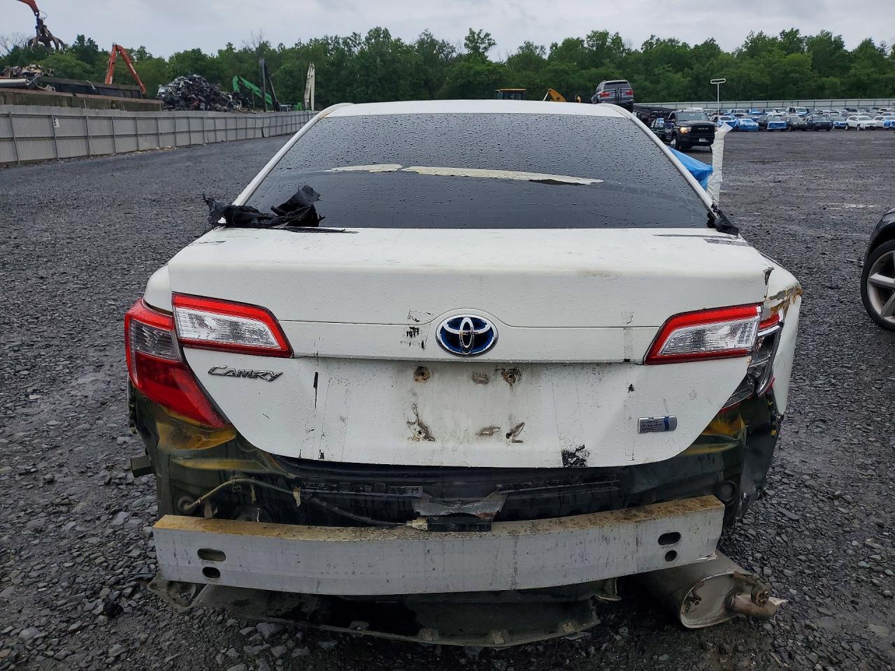 2014 Toyota Camry Hybrid Le Белый vin: 4T1BD1FK1EU104598