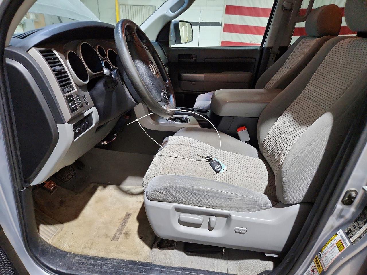 2010 Toyota Tundra Double Cab Sr5 Silver vin: 5TFUY5F11AX115691