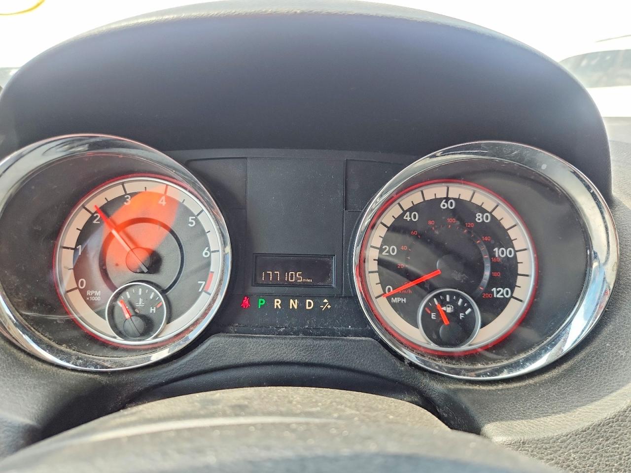 2014 Dodge Grand Caravan Sxt Red vin: 2C4RDGCG2ER250818