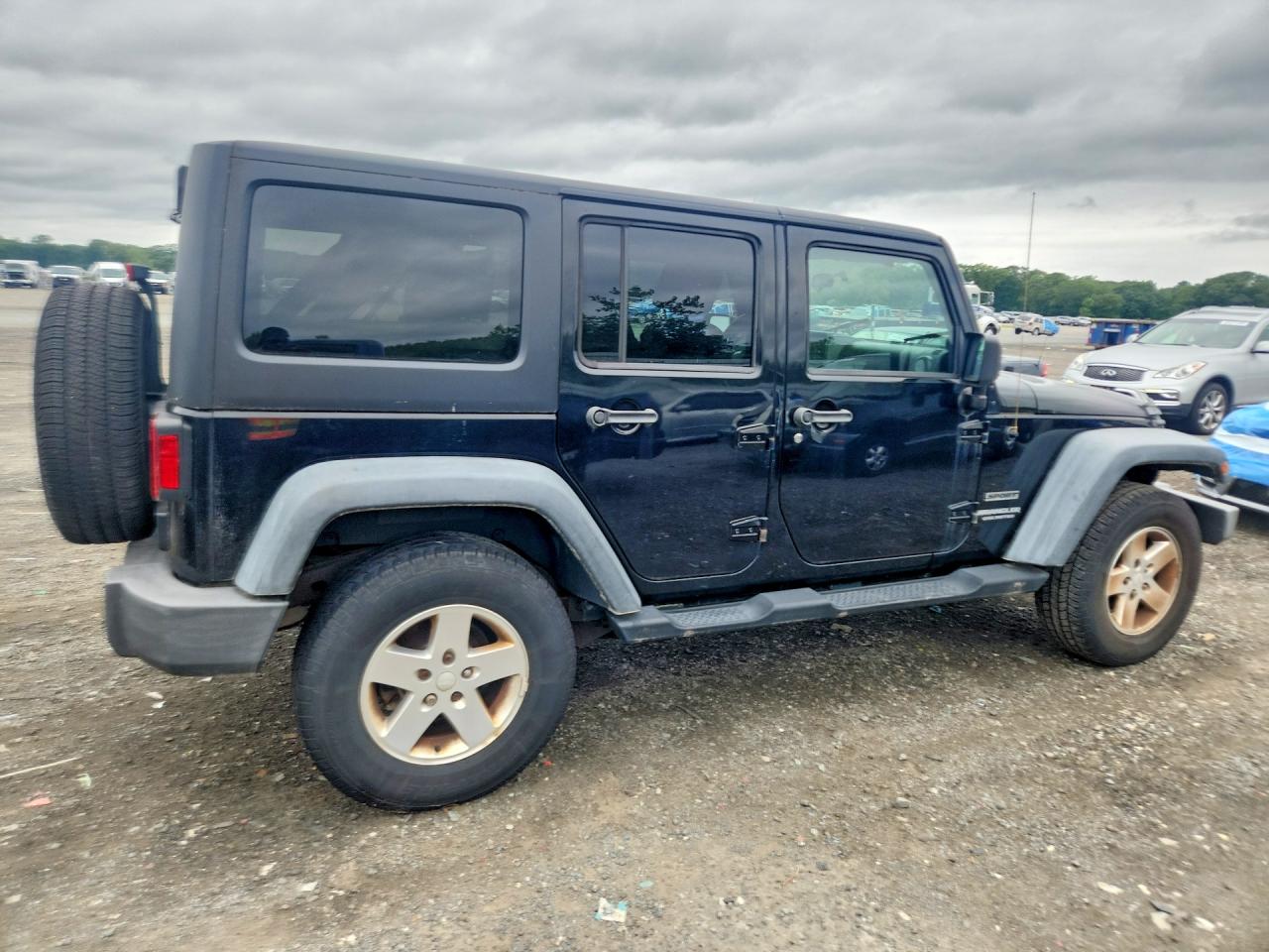 2010 Jeep Wrangler Unlimited Sport Black vin: 1J4BA3H17AL176333