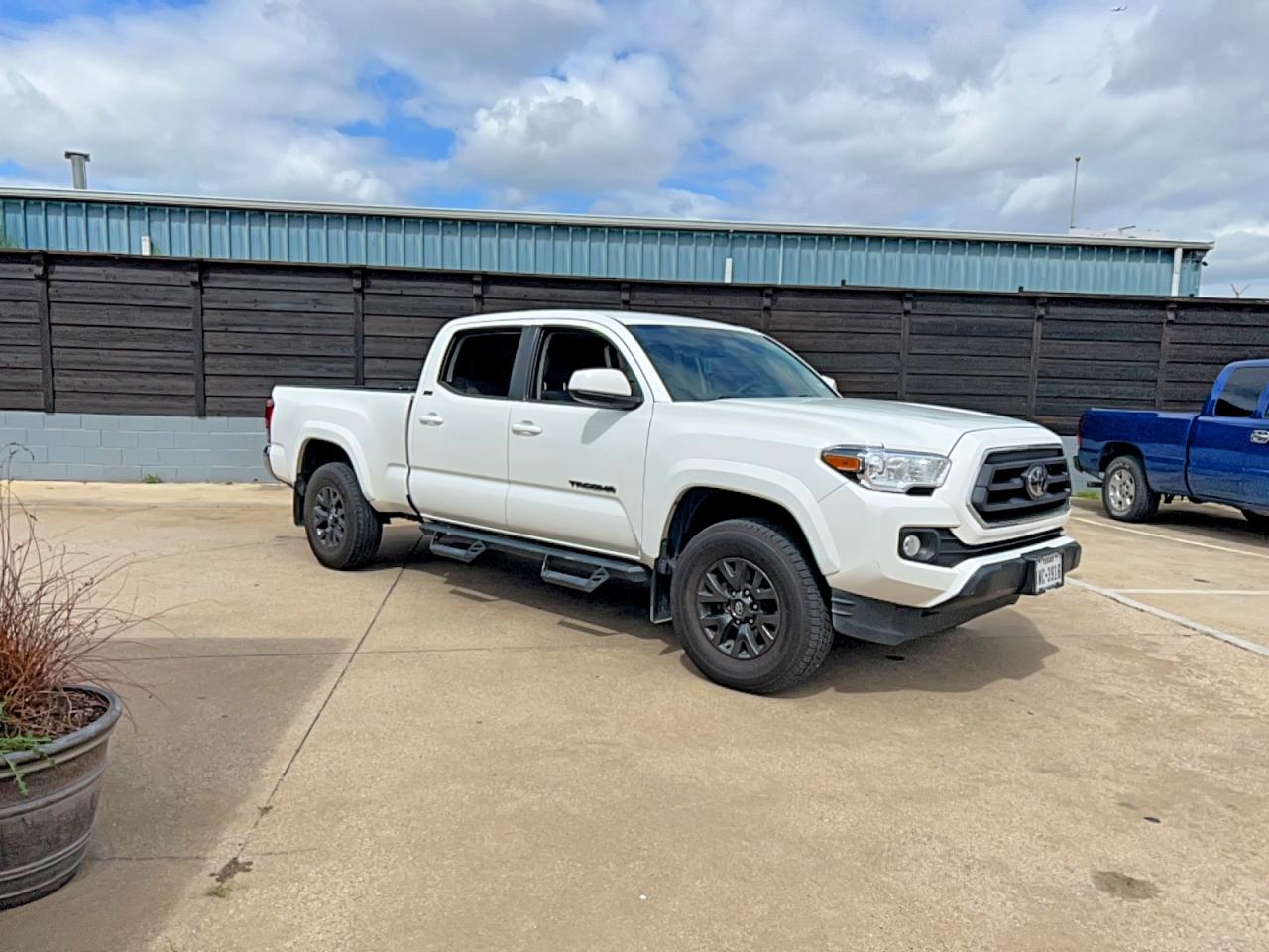 2022 Toyota Tacoma Sr5 V6 White vin: 3TMBZ5DNXNM036865