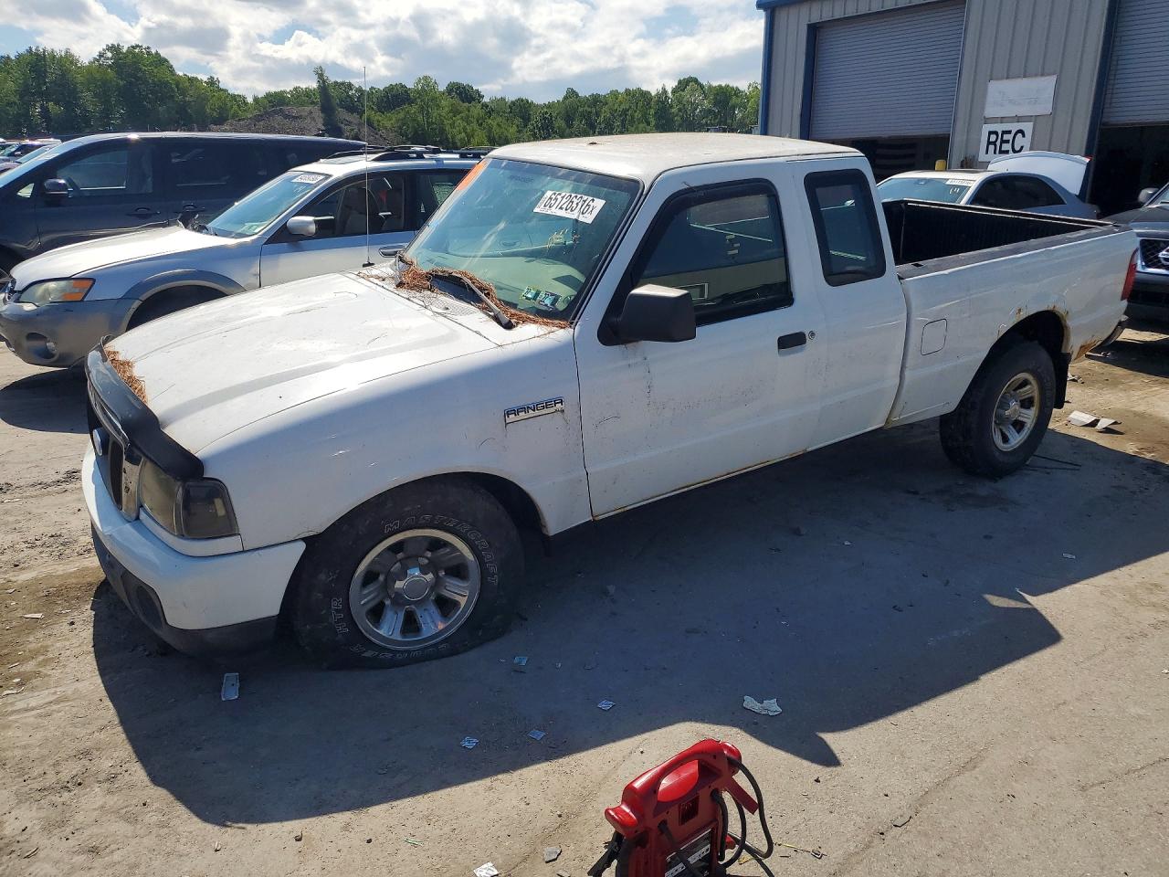 2009 Ford Ranger Super Cab White vin: 1FTZR15E09PA42454