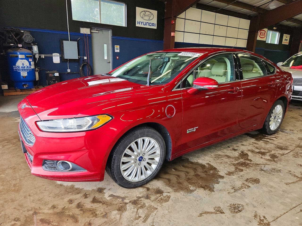 2014 Ford Fusion Se Phev Красный vin: 3FA6P0PU6ER216320