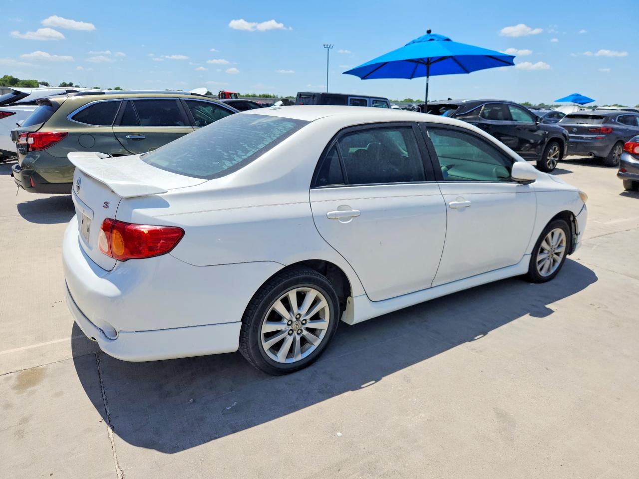 2010 Toyota Corolla S Белый vin: 1NXBU4EE5AZ200130