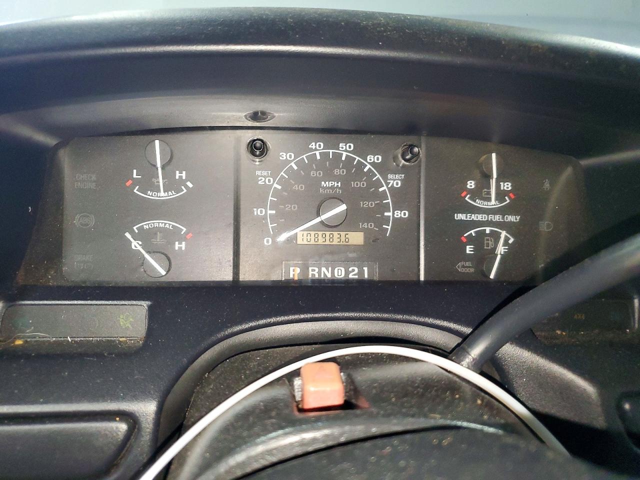 1996 Ford F150 Two Tone vin: 1FTEX14N2TKA58701