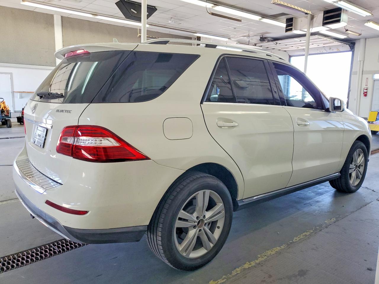 2013 Mercedes-benz Ml 350 Bluetec White vin: 4JGDA2EB5DA238586