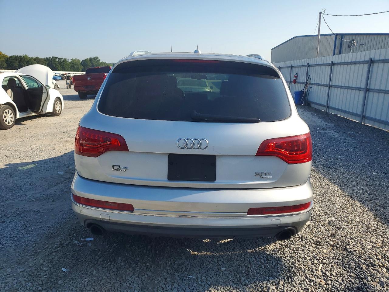 2014 Audi Q7 Premium Plus Серебряный vin: WA1LGAFE2ED013425