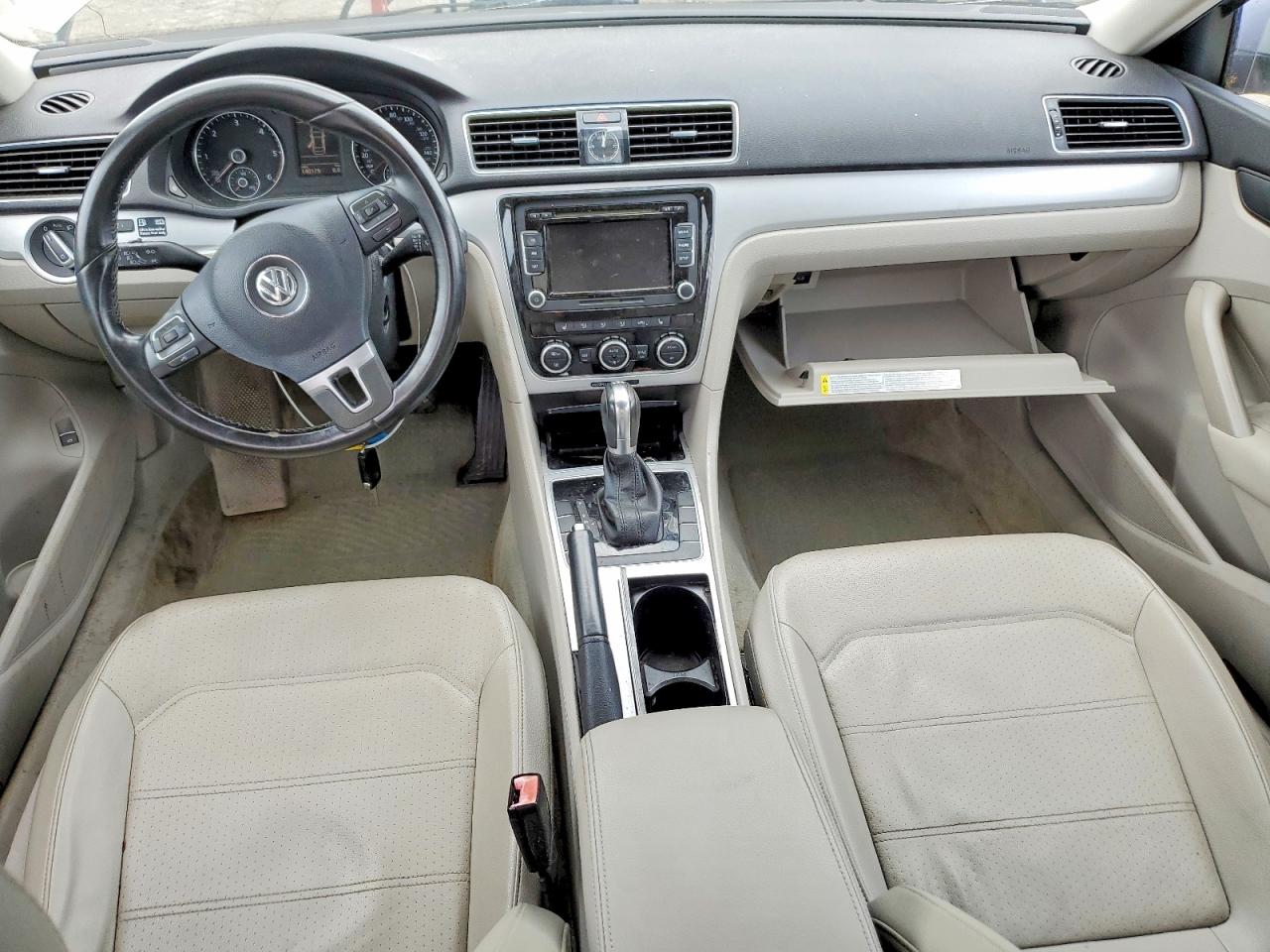 2012 Volkswagen Passat Se Серебряный vin: 1VWBN7A34CC066322