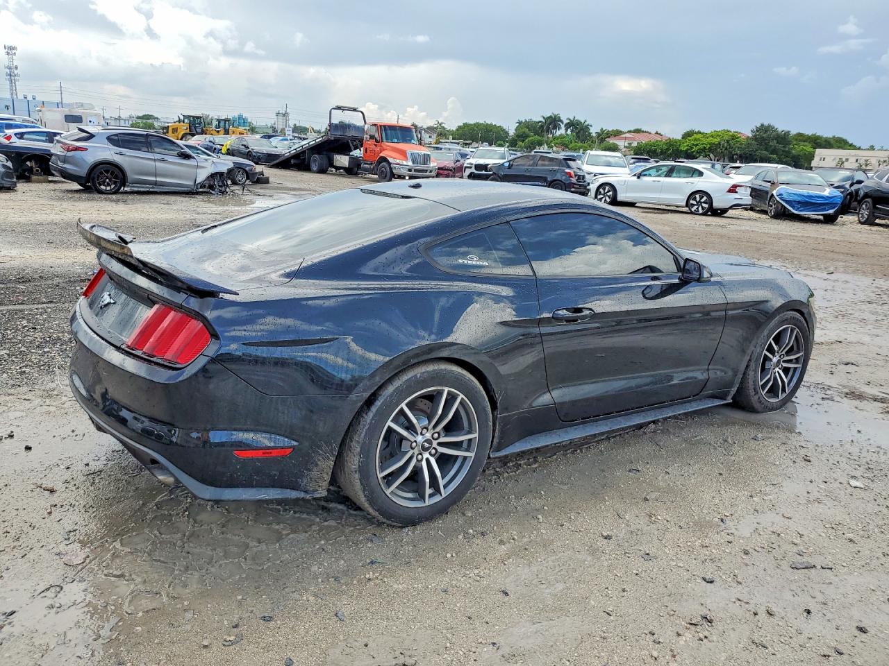 2015 Ford Mustang Черный vin: 1FA6P8THXF5357516
