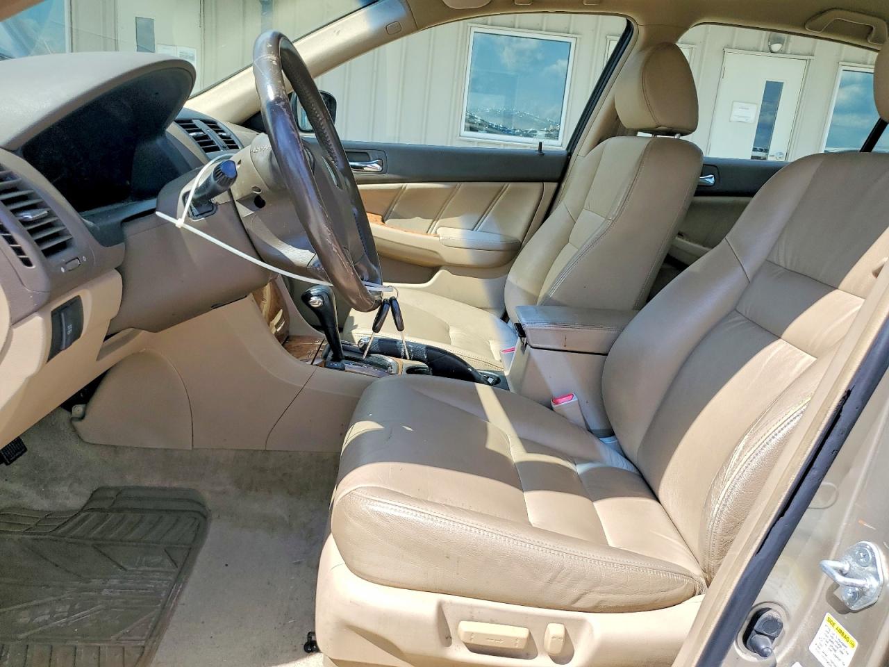2005 Honda Accord Hybrid Gold vin: JHMCN36445C014837