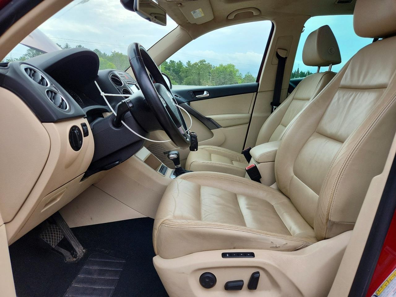 2009 Volkswagen Tiguan Se Красный vin: WVGBV75N49W537290