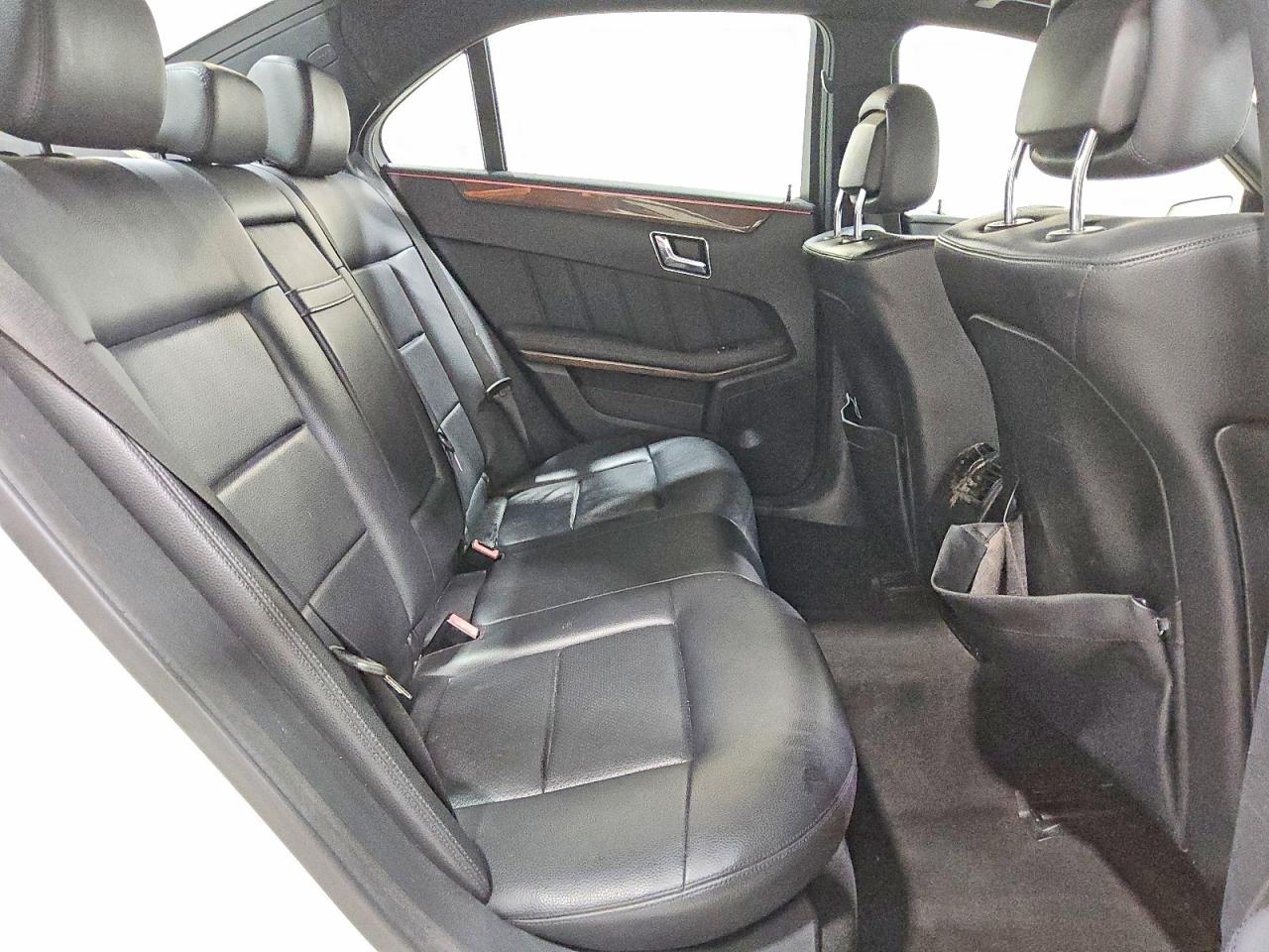 2011 Mercedes-benz E 350 White vin: WDDHF5GB5BA505136