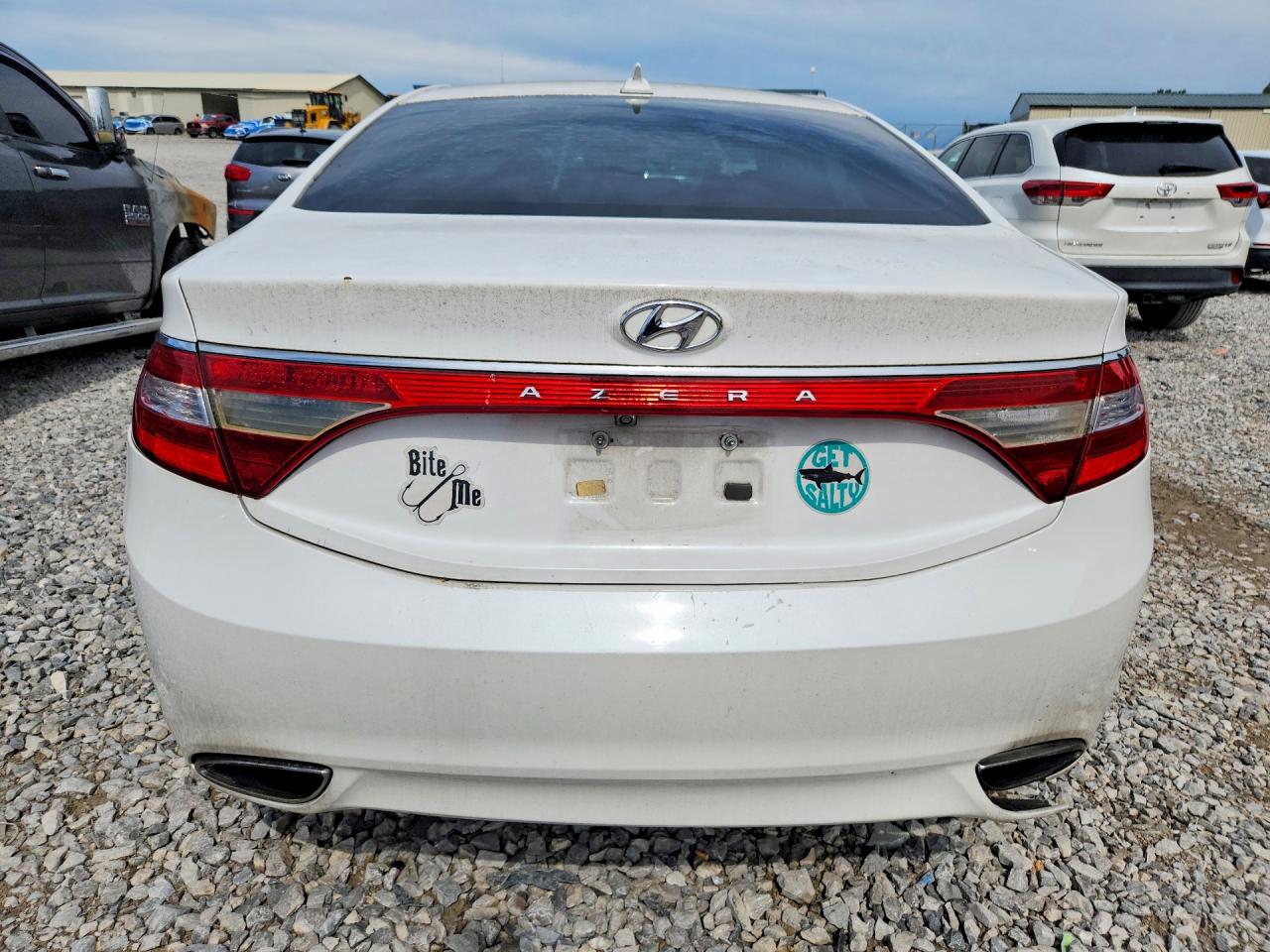2013 Hyundai Azera Base White vin: KMHFG4JG5DA223025