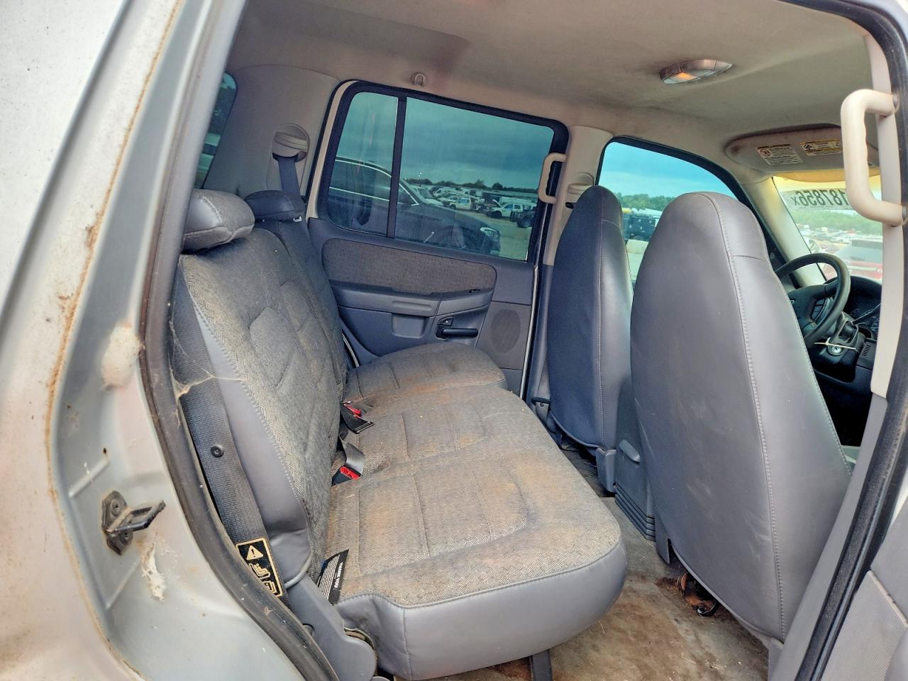 2002 Ford Explorer Xls Silver vin: 1FMZU62E42UB93090