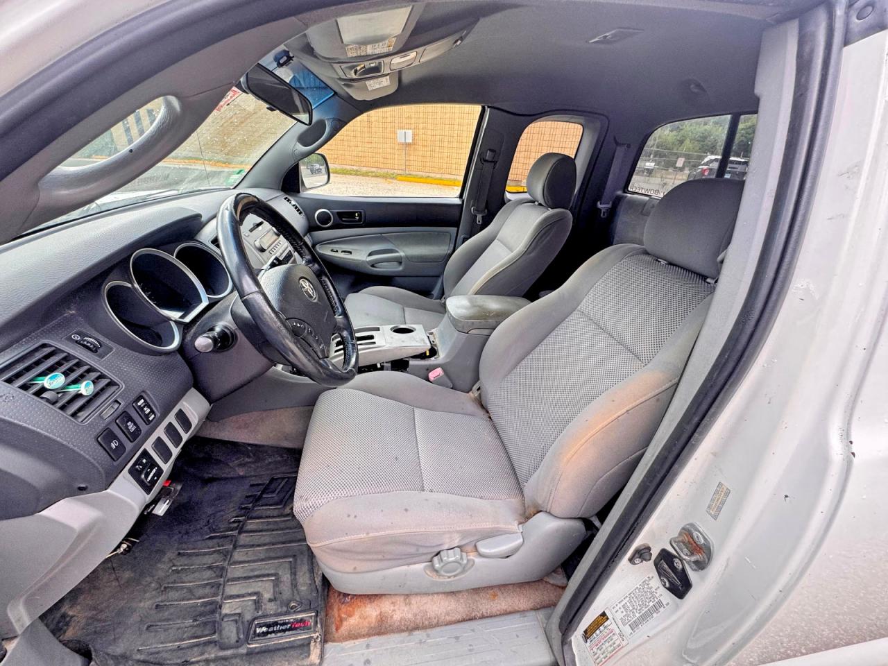 2006 Toyota Tacoma V6 White vin: 5TEUU42N86Z147570