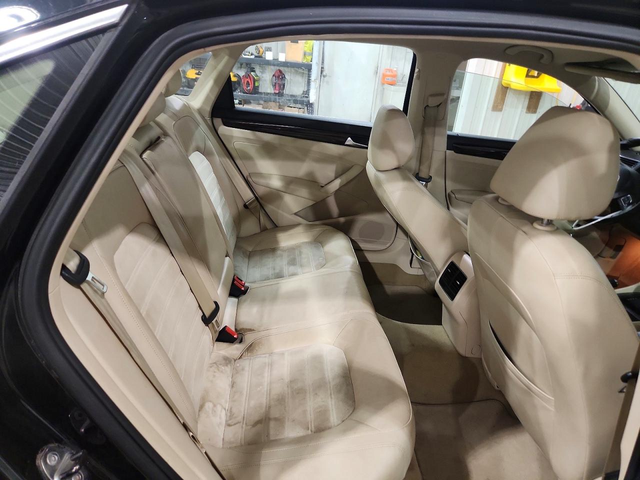 2014 Volkswagen Passat Sel Black vin: 1VWCN7A32EC107683