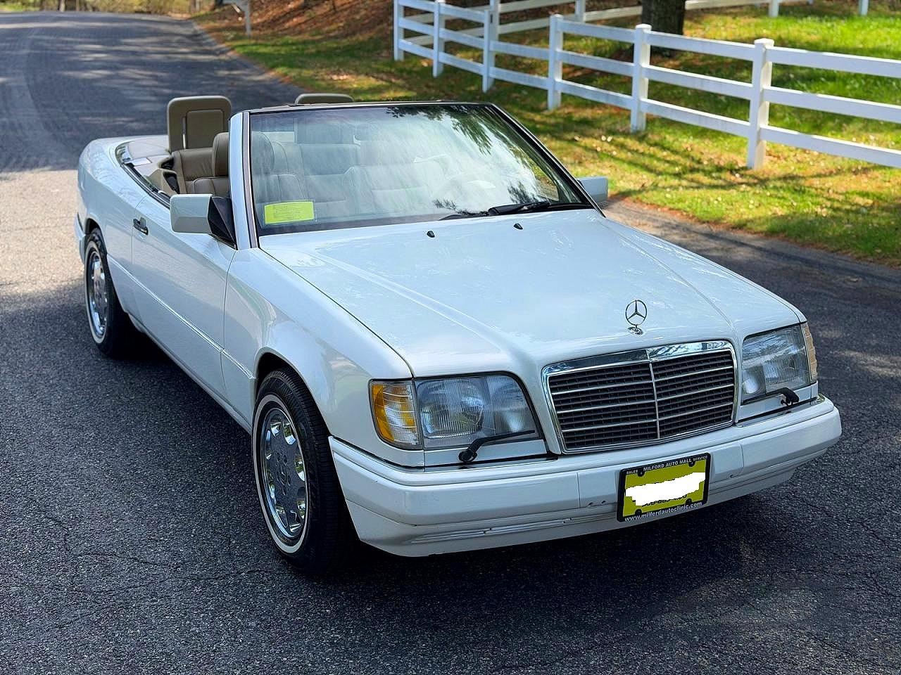 1995 Mercedes-benz E 320 White vin: WDBEA66E5SC282399