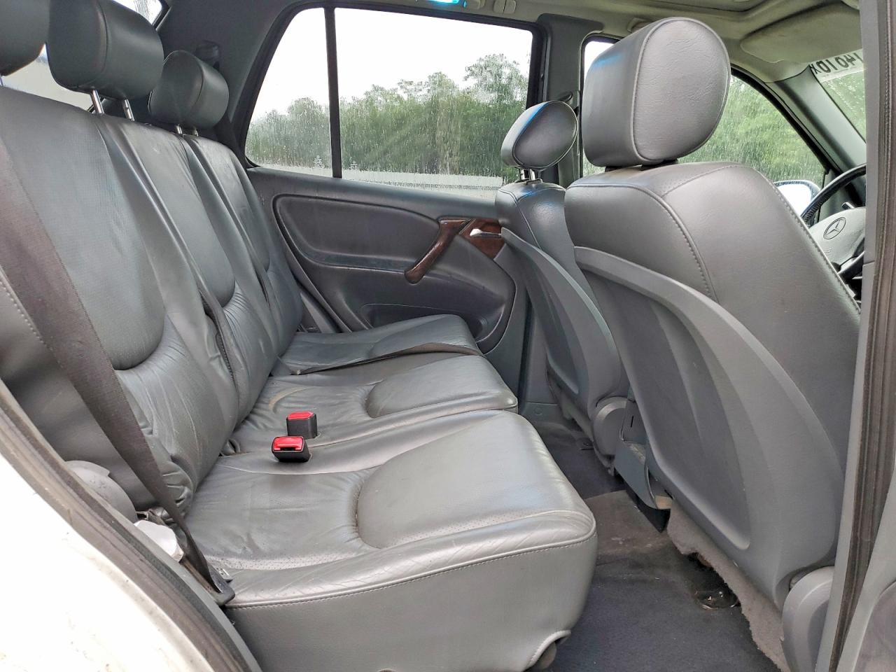 1998 Mercedes-benz Ml 320 White vin: 4JGAB54E2WA031542