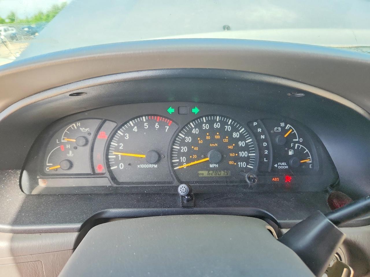 2004 Toyota Tundra Access Cab Sr5 Silver vin: 5TBRT34124S448979