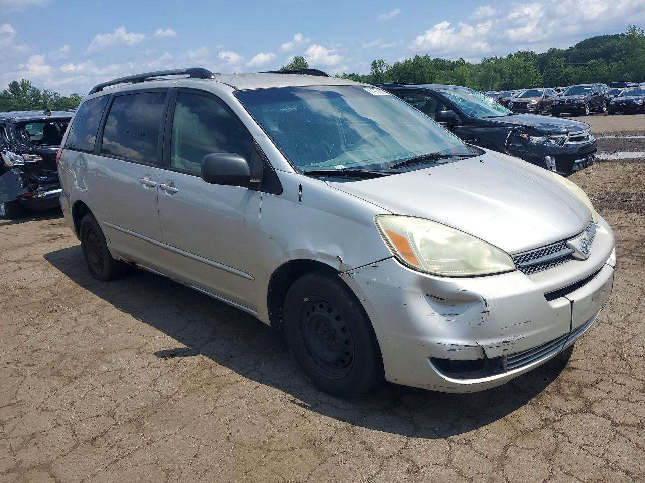 2004 Toyota Sienna Le 7 Passenger Silver vin: 5TDZA23C94S068550