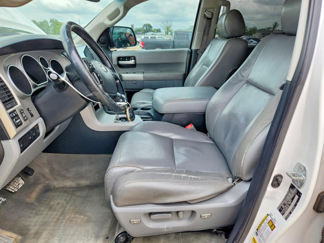 2008 Toyota Sequoia Limited Белый vin: 5TDZY68A18S012974