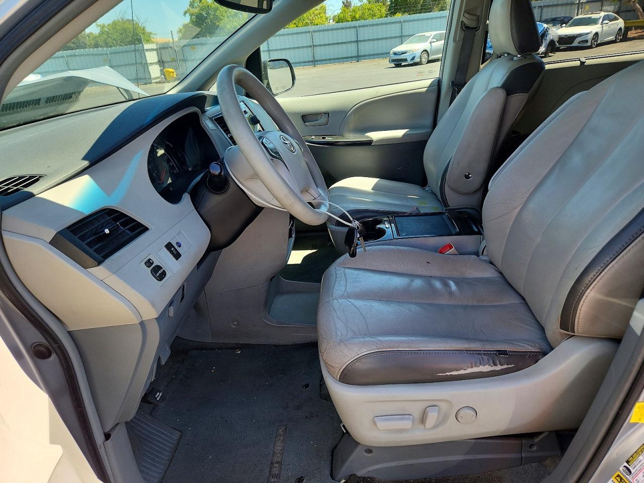 2012 Toyota Sienna Le Silver vin: 5TDKK3DC0CS188576