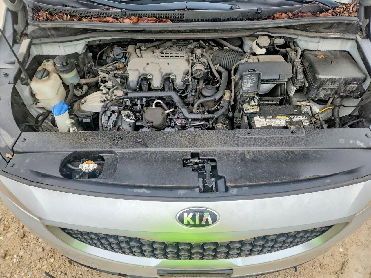 2017 Kia Sedona Lx Silver vin: KNDMB5C17H6231340