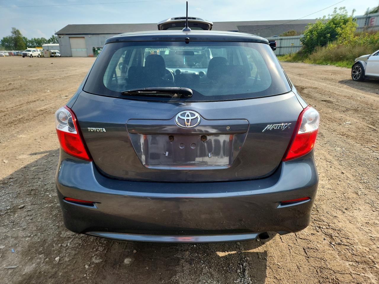 2009 Toyota Matrix Base Gray vin: 2T1KU40E99C115425
