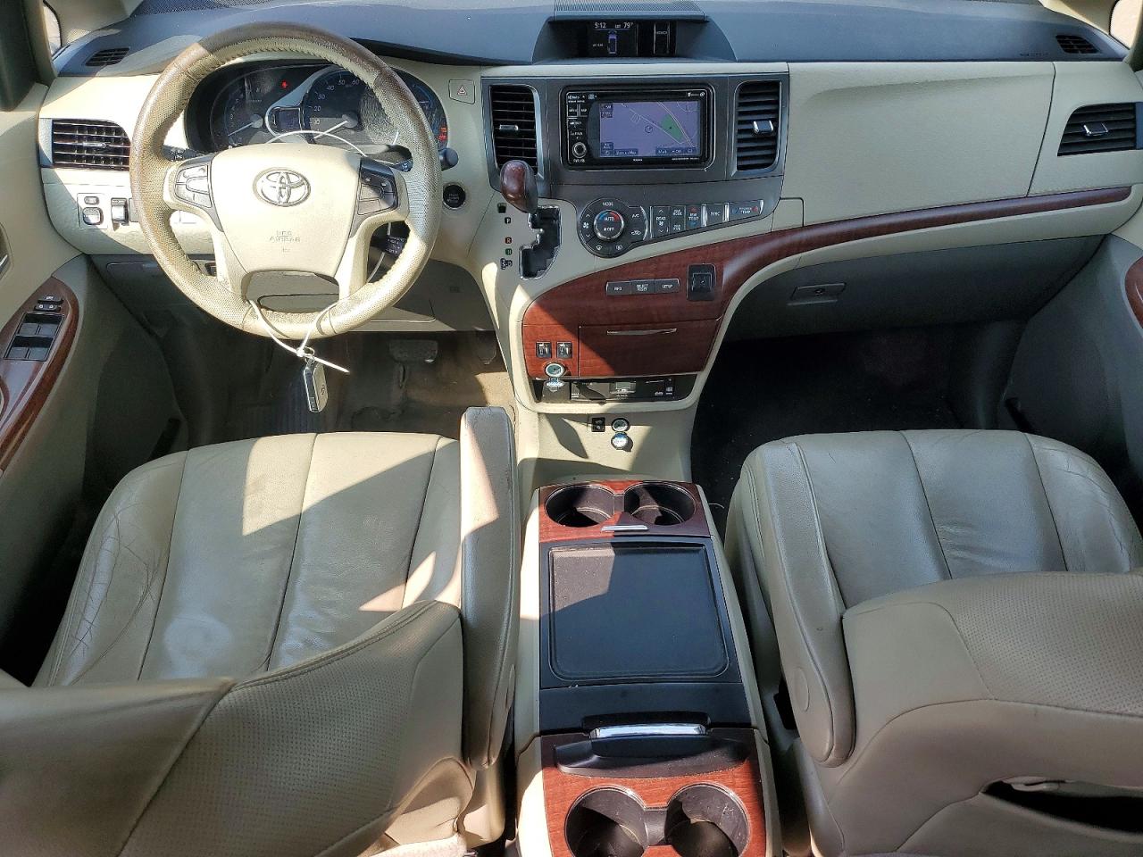 2013 Toyota Sienna Xle 7-passenger Maroon vin: 5TDDK3DC0DS059294