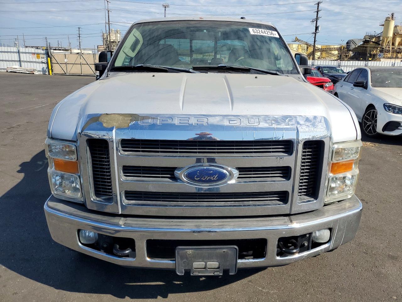 2008 Ford F250 Super Duty Серебряный vin: 1FTSW20R38EC56553