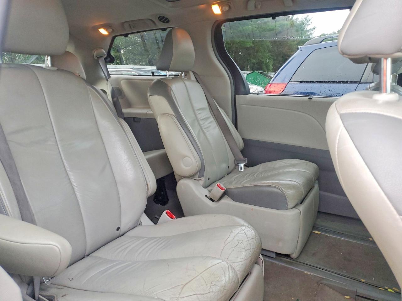 2011 Toyota Sienna Limited 7-passenger Черный vin: 5TDYK3DC1BS094389