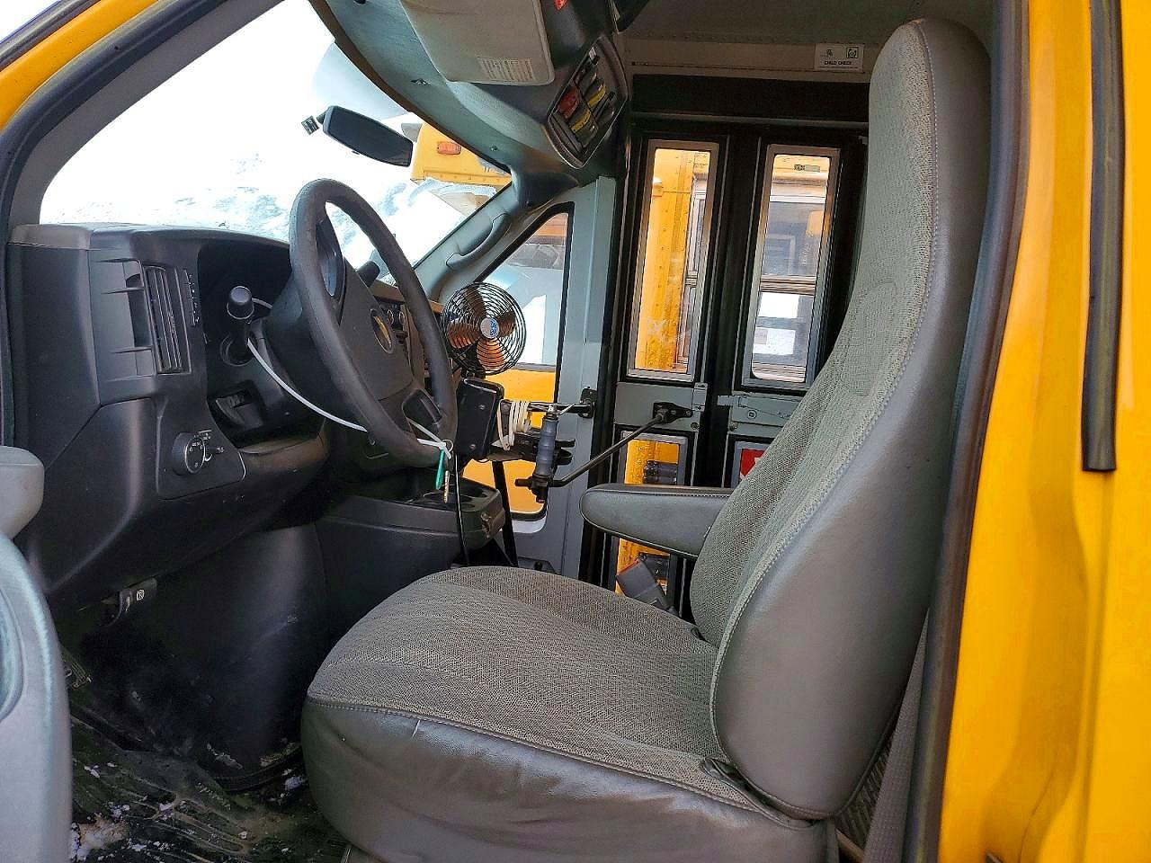 2010 Chev Express Cutaway G4500 Желтый vin: 1GB9G5AG0A1164408