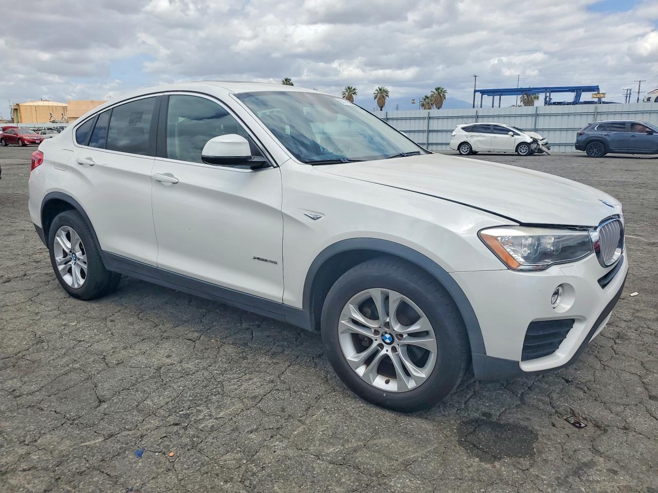 2015 Bmw X4 Xdrive28i Белый vin: 5UXXW3C54F0M88334